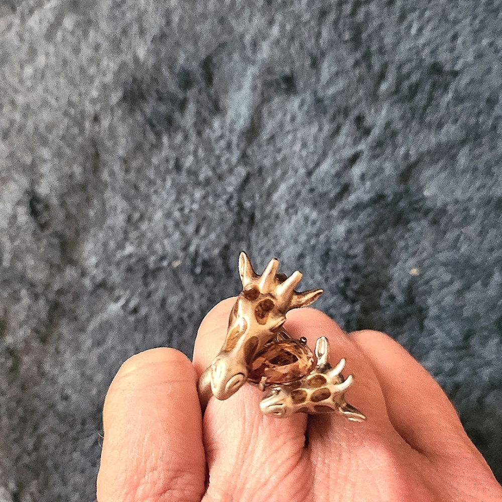 Size 6/7 mama and baby giraffe pewter enamle and citrine ring